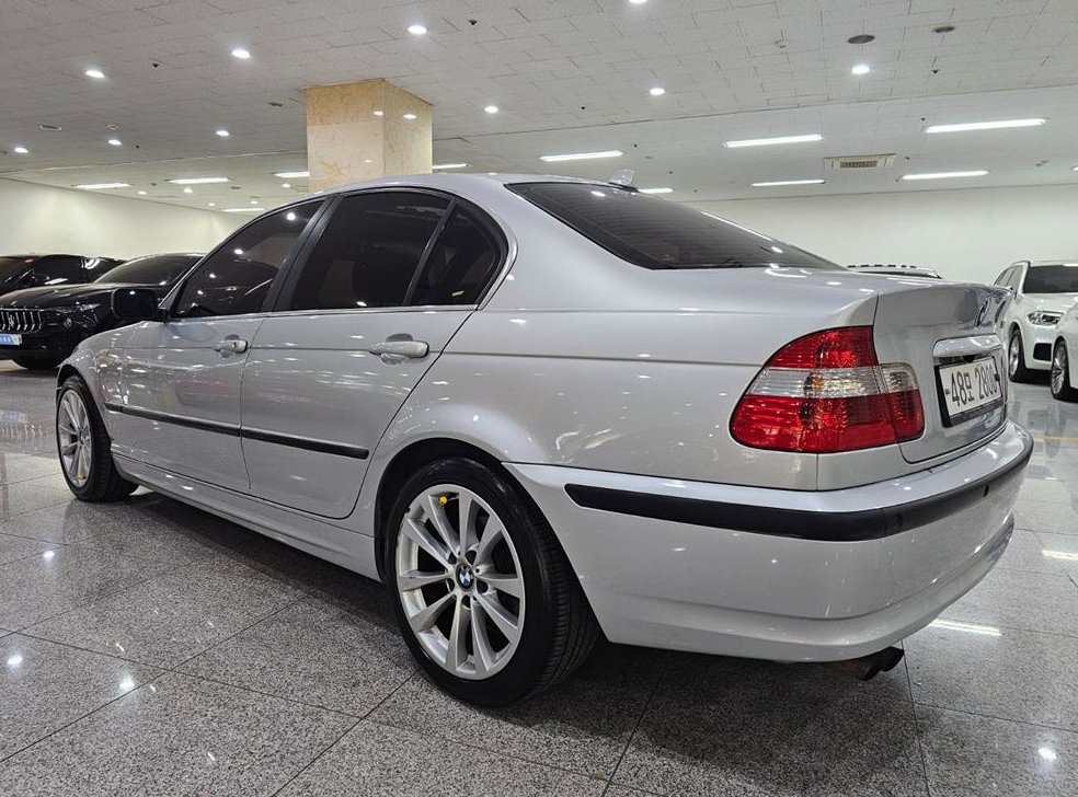 BMW 3시리즈 320I 세단 사진 3