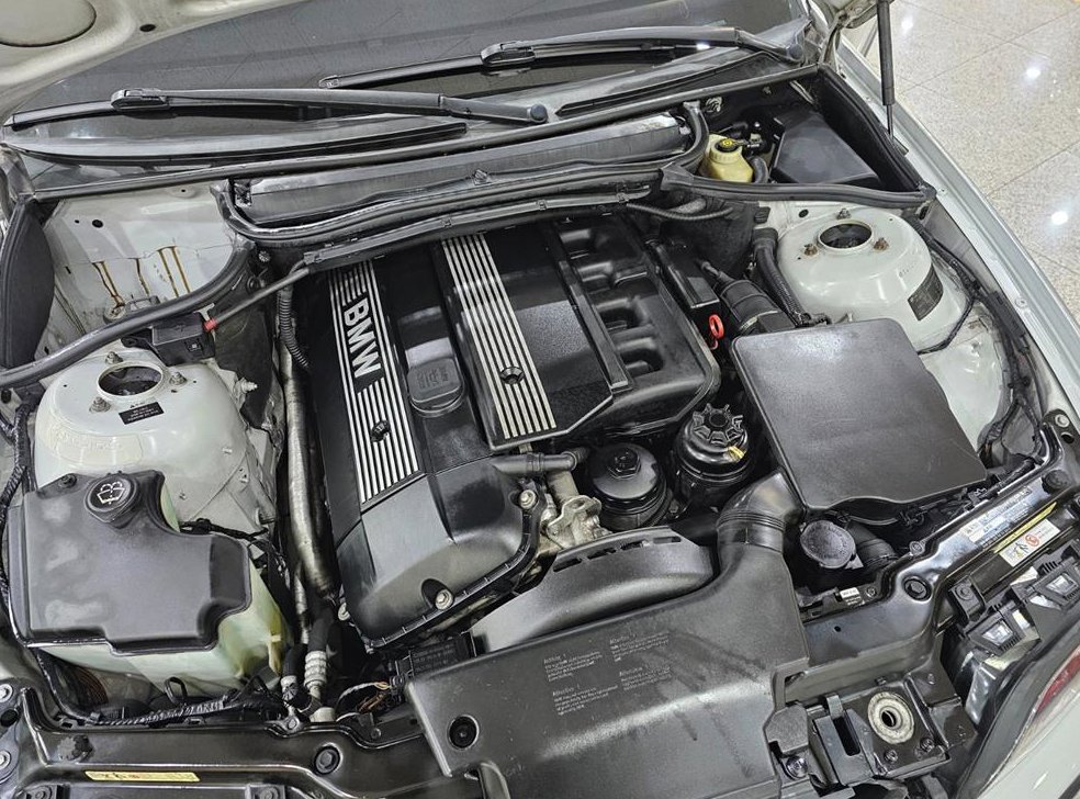 BMW 3시리즈 320I 세단 사진 5