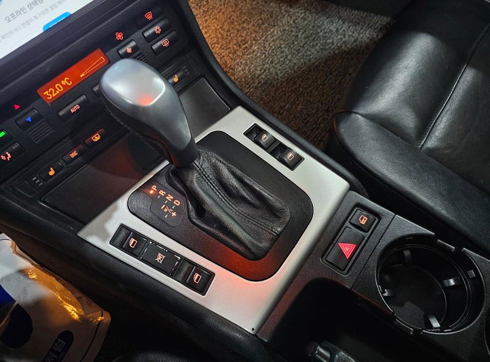 BMW 3시리즈 320I 세단 사진 9