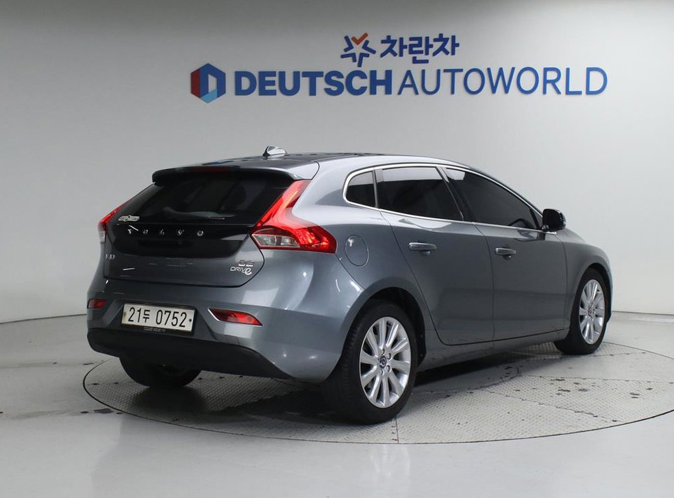 볼보 V40 D2 사진 2