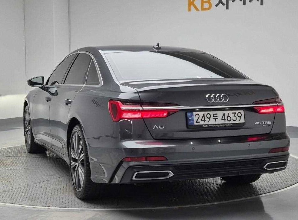 아우디 A6 45 TFSI 콰트로 프리미엄 사진 2