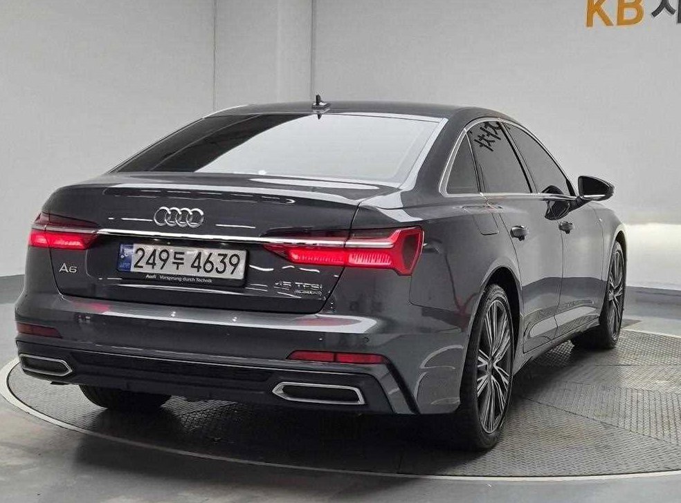 아우디 A6 45 TFSI 콰트로 프리미엄 사진 3