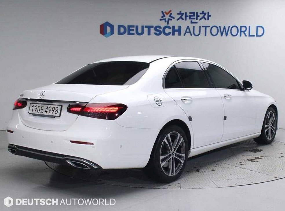 벤츠 E 클래스 E350 4MATIC 아방가르드 사진 2