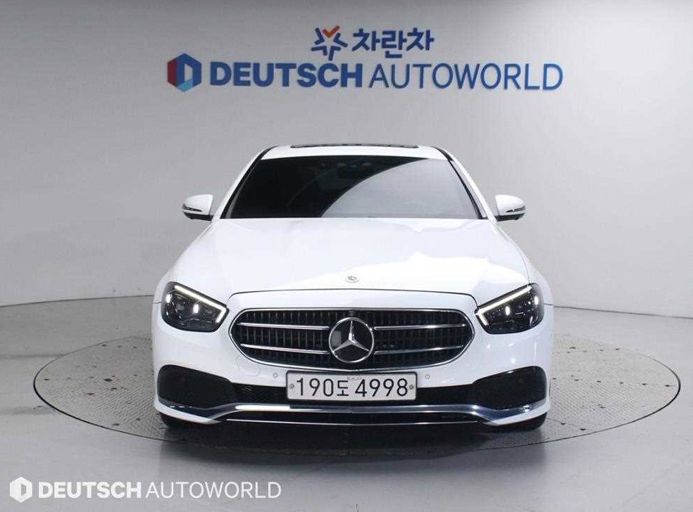벤츠 E 클래스 E350 4MATIC 아방가르드 사진 3
