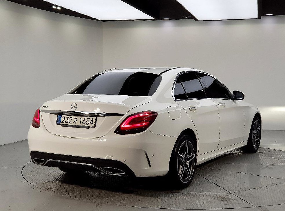 벤츠 C 클래스 C200 AMG LINE 사진 4