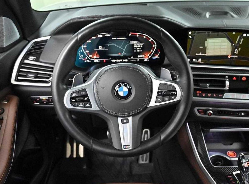 BMW X5 M50i 사진 12