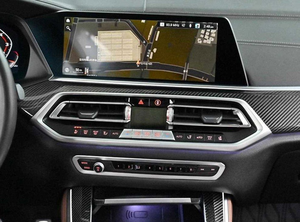 BMW X5 M50i 사진 13
