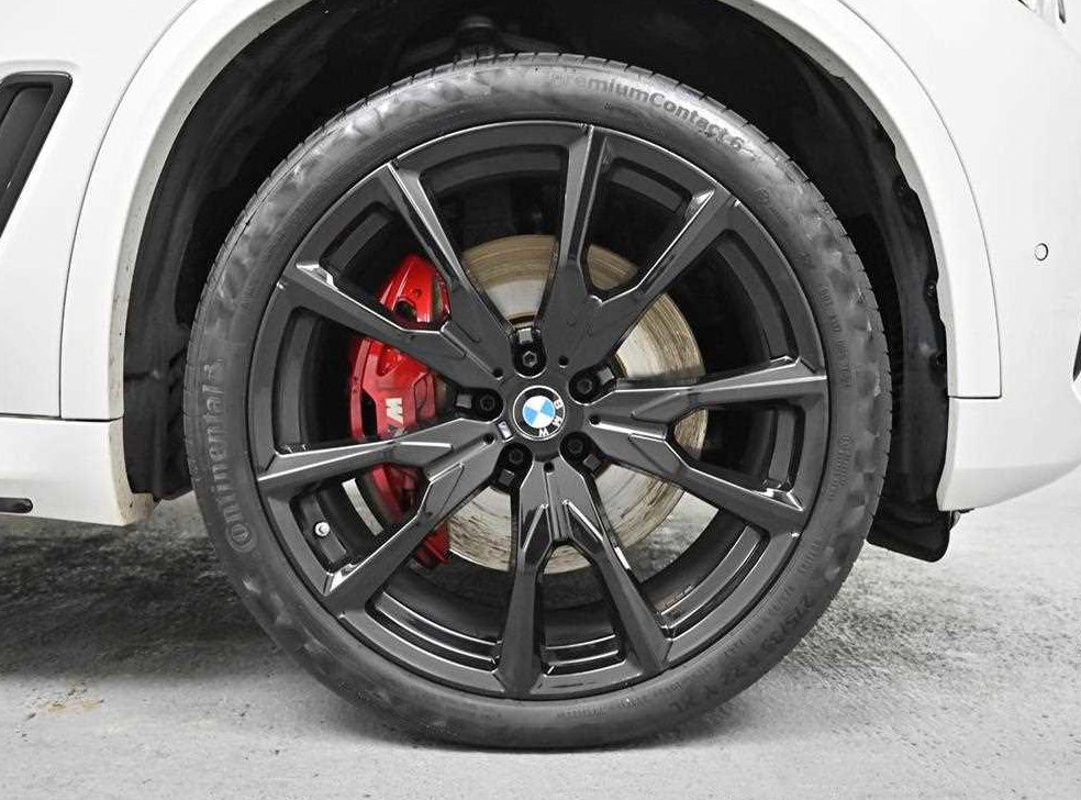 BMW X5 M50i 사진 20