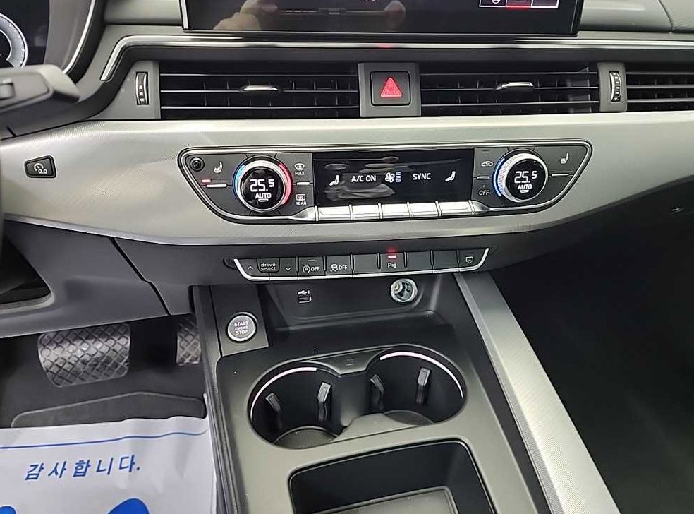 아우디 A4 40 TFSI 사진 10