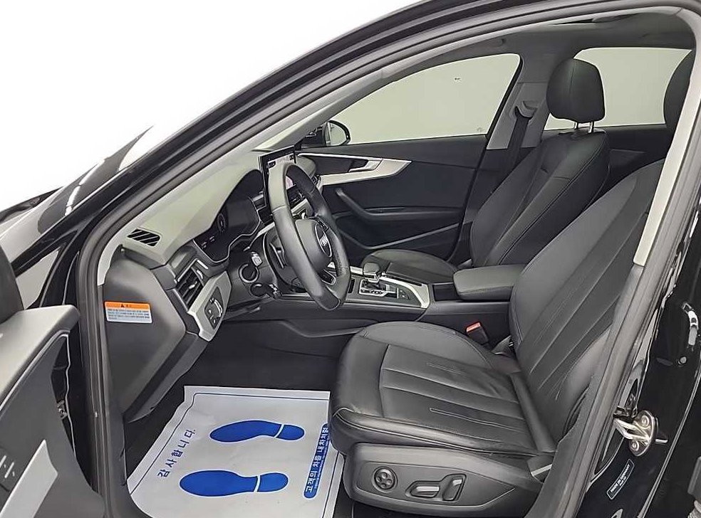 아우디 A4 40 TFSI 사진 11