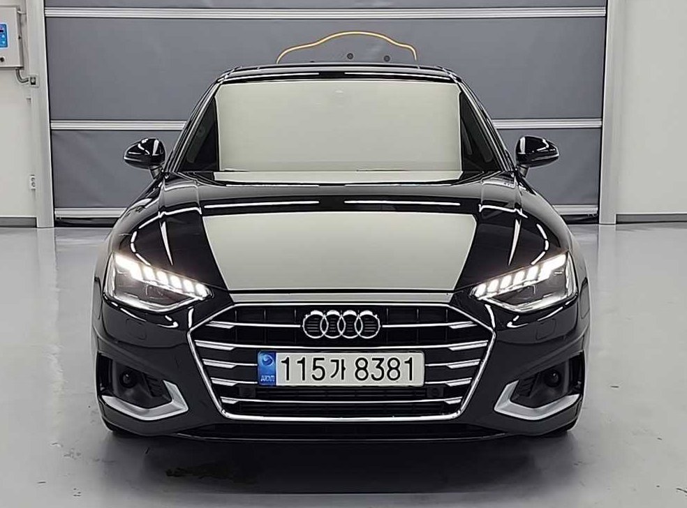 아우디 A4 40 TFSI 사진 2