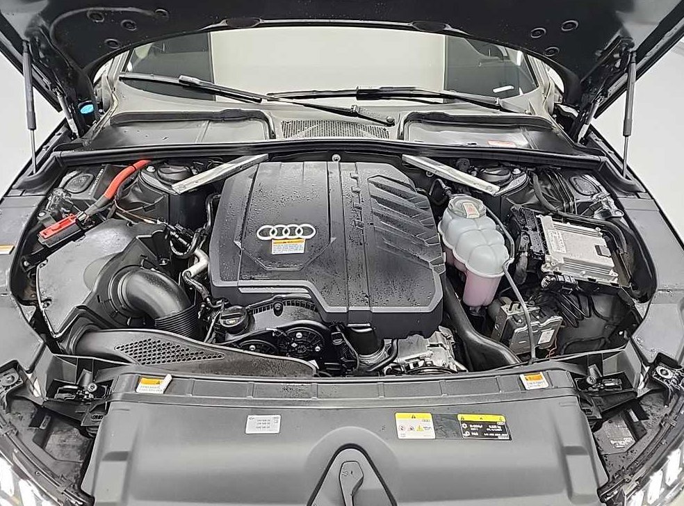 아우디 A4 40 TFSI 사진 5