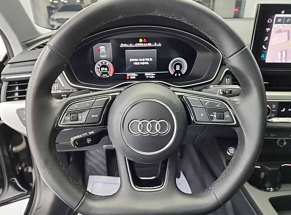 아우디 A4 40 TFSI 사진 9
