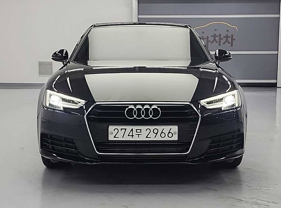 아우디 A4 40 TFSI 사진 3
