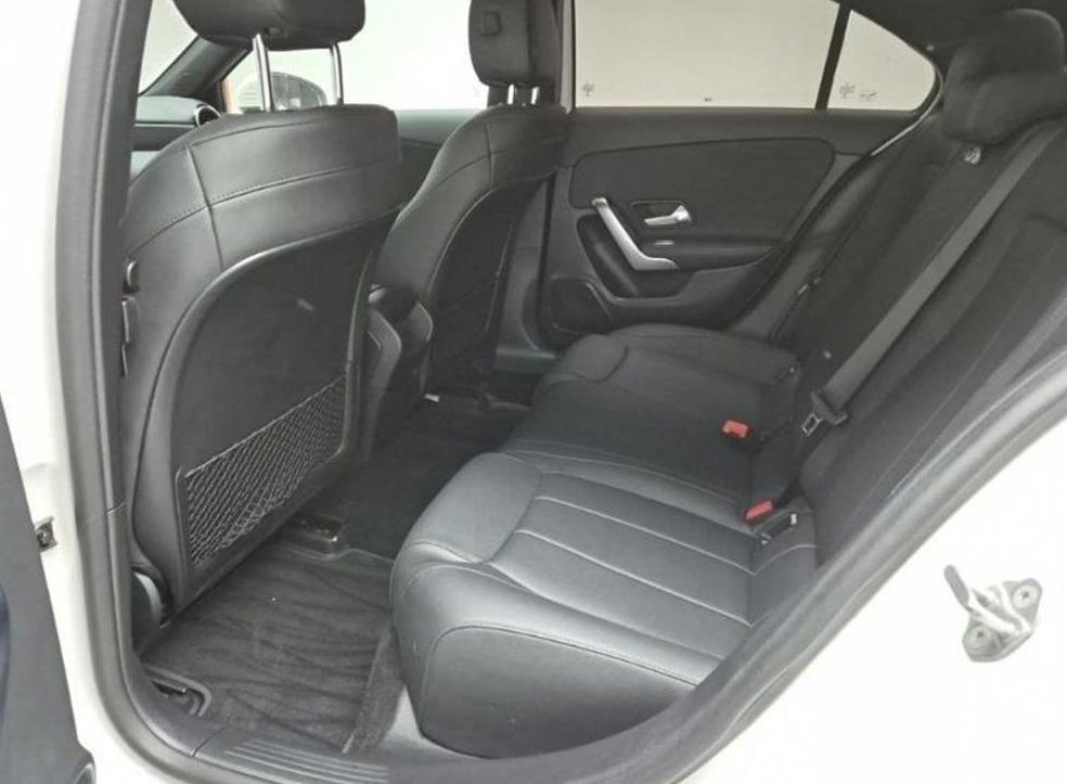 벤츠 A 클래스 A250 4MATIC 세단 사진 12