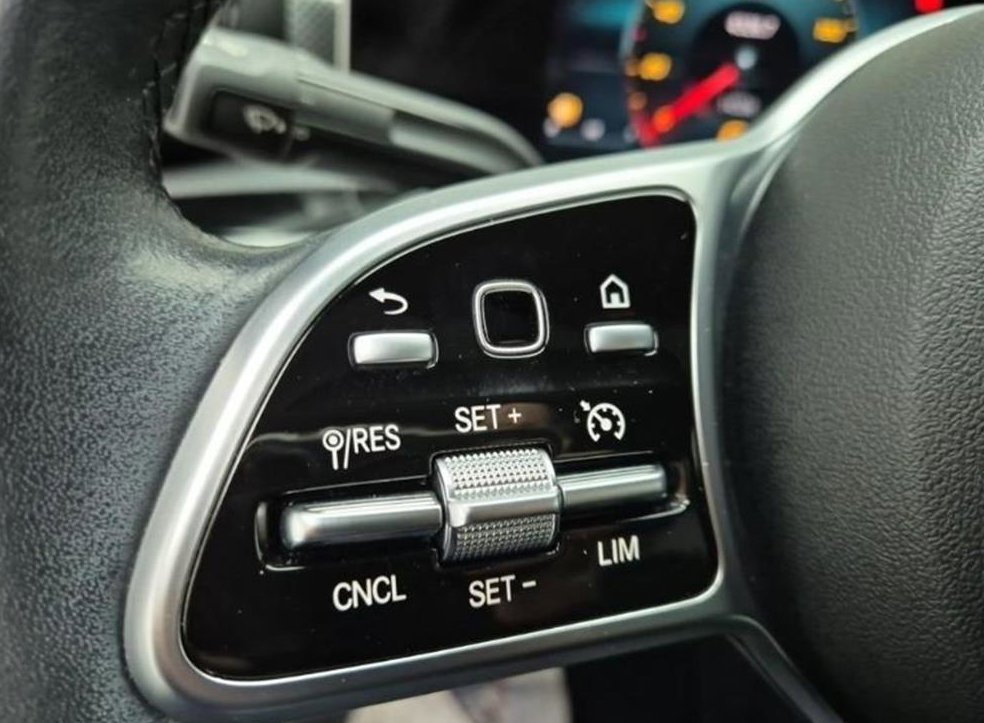 벤츠 A 클래스 A250 4MATIC 세단 사진 16