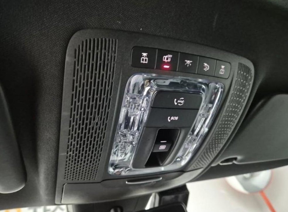 벤츠 A 클래스 A250 4MATIC 세단 사진 18