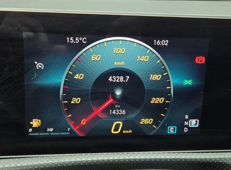 벤츠 A 클래스 A250 4MATIC 세단 사진 6