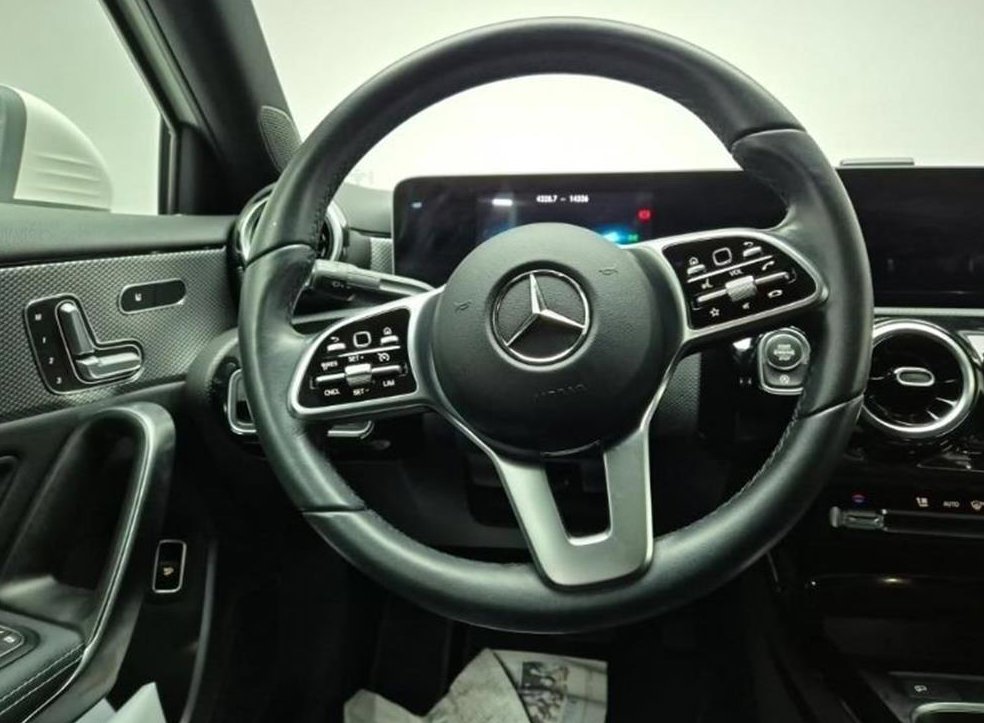 벤츠 A 클래스 A250 4MATIC 세단 사진 9