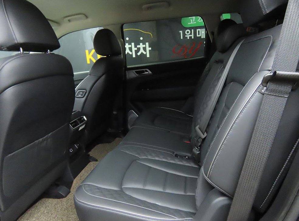 KG모빌리티(쌍용)  렉스턴 디젤 2.2 4WD 프레스티지 사진 6
