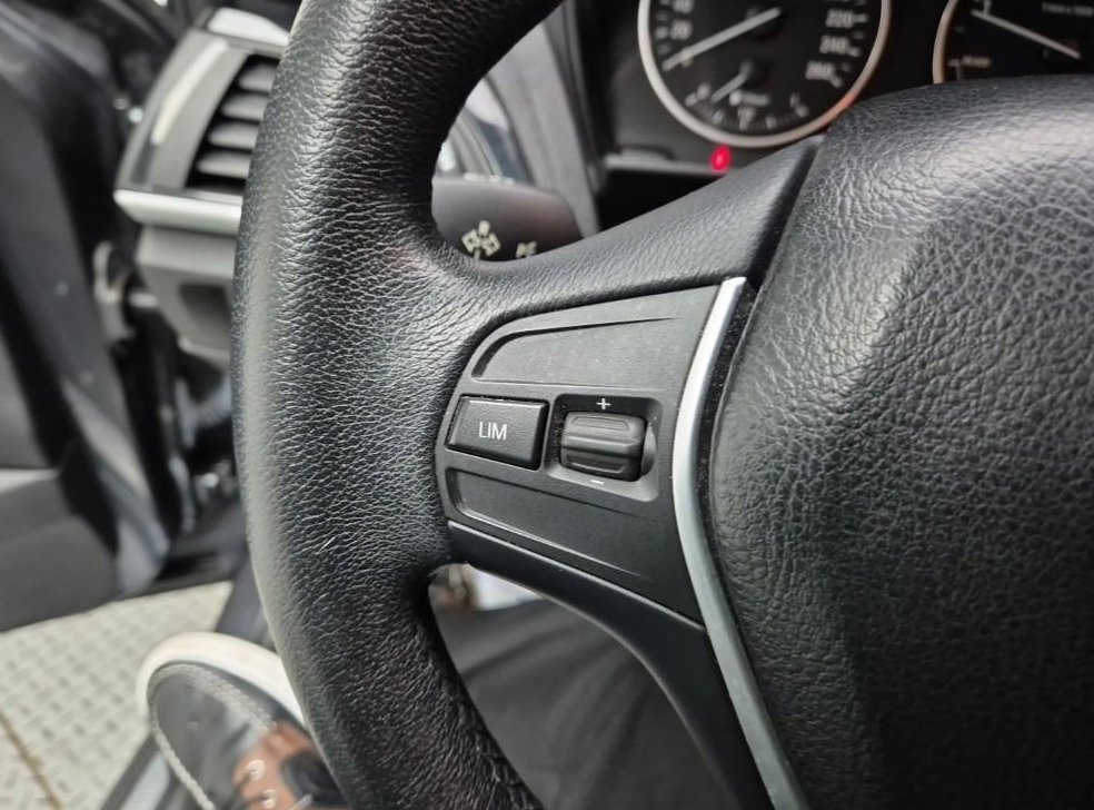 BMW 1시리즈 118d 어반 팩 1 사진 16