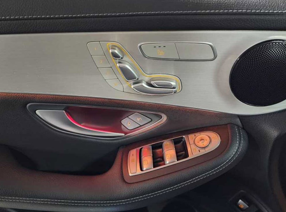 벤츠 GLC 클래스 GLC 300 e 4MATIC 사진 12