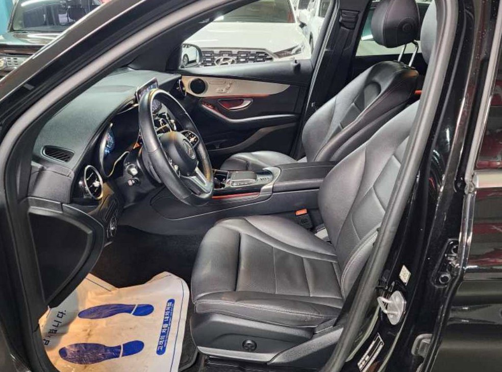 벤츠 GLC 클래스 GLC 300 e 4MATIC 사진 9