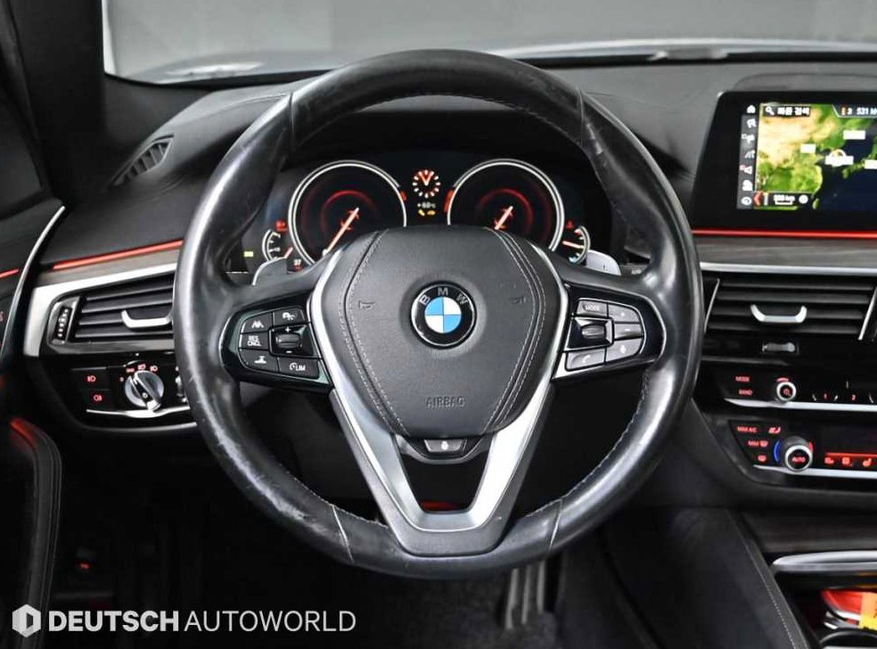 BMW 5시리즈 520d M 스포츠 플러스 사진 13