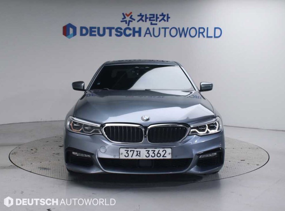 BMW 5시리즈 520d M 스포츠 플러스 사진 3