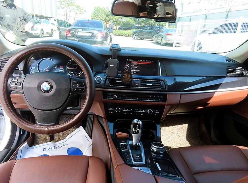 BMW 5시리즈 520d xDrive M 에어로다이나믹 사진 7