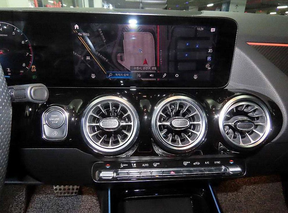 벤츠 GLA 클래스 GLA45 AMG 4MATIC + 사진 11