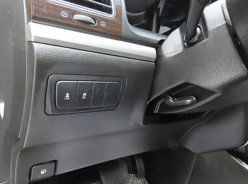 KG모빌리티(쌍용)  코란도 CLUBBY 4WD 사진 12