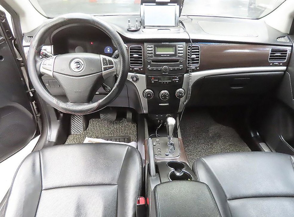 KG모빌리티(쌍용)  코란도 CLUBBY 4WD 사진 9