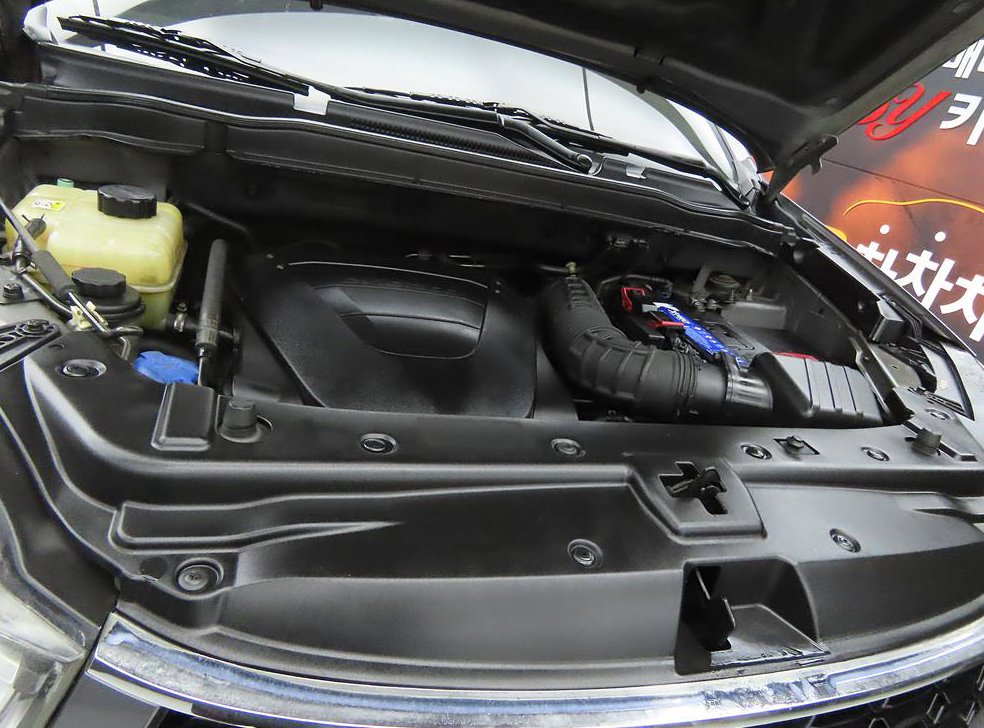 KG모빌리티(쌍용)  코란도 2WD 2.0 CVT 사진 19