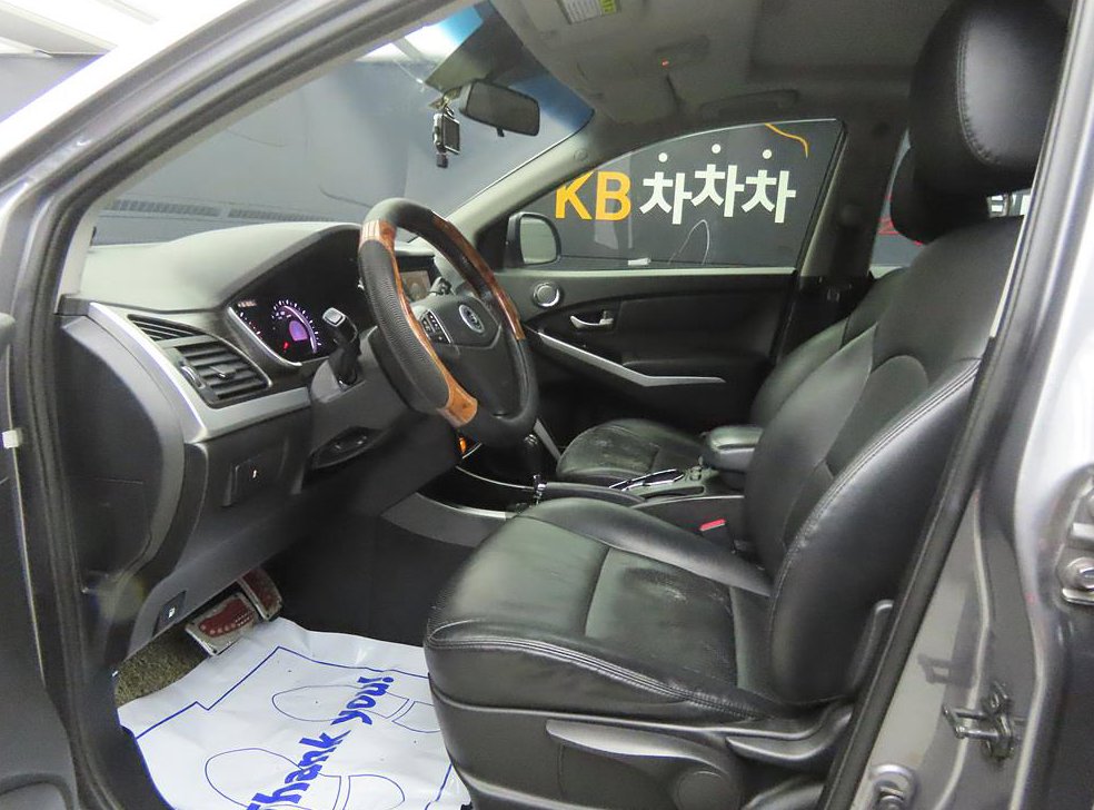 KG모빌리티(쌍용)  코란도 2WD 2.0 CVT 사진 5