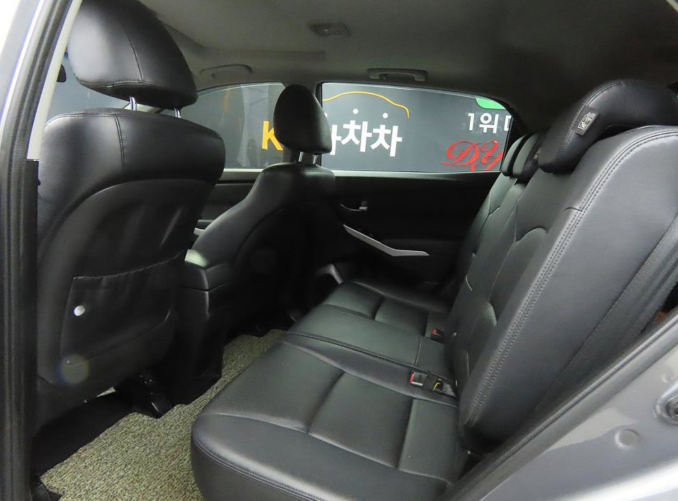 KG모빌리티(쌍용)  코란도 2WD 2.0 CVT 사진 6