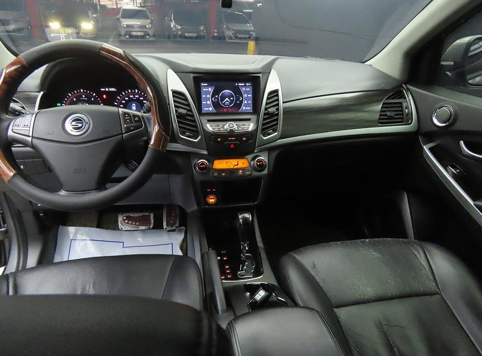KG모빌리티(쌍용)  코란도 2WD 2.0 CVT 사진 7