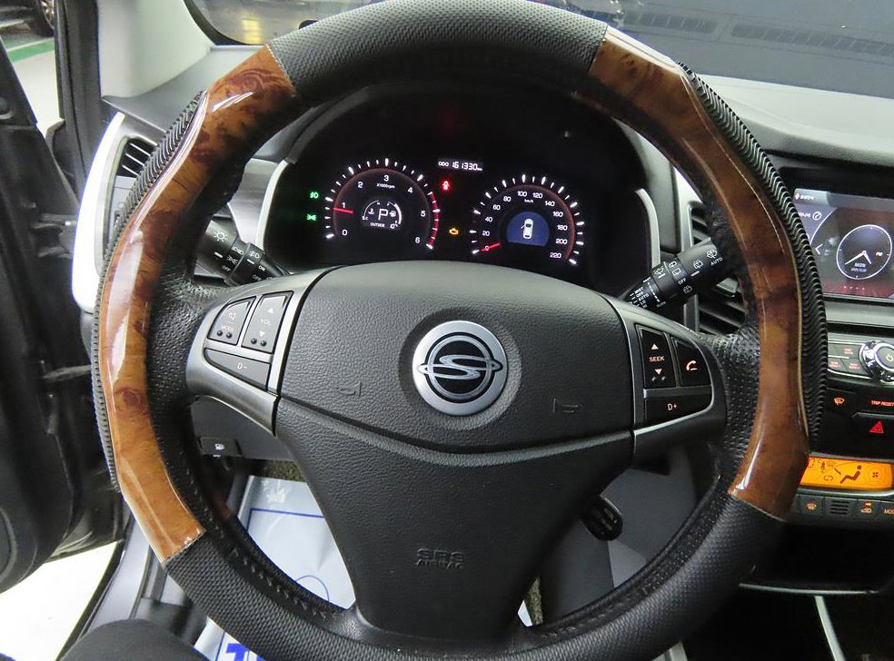 KG모빌리티(쌍용)  코란도 2WD 2.0 CVT 사진 8