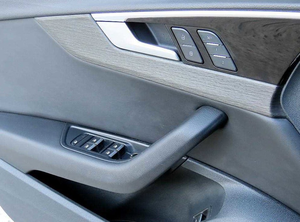 아우디 A4 40 TFSI 사진 12