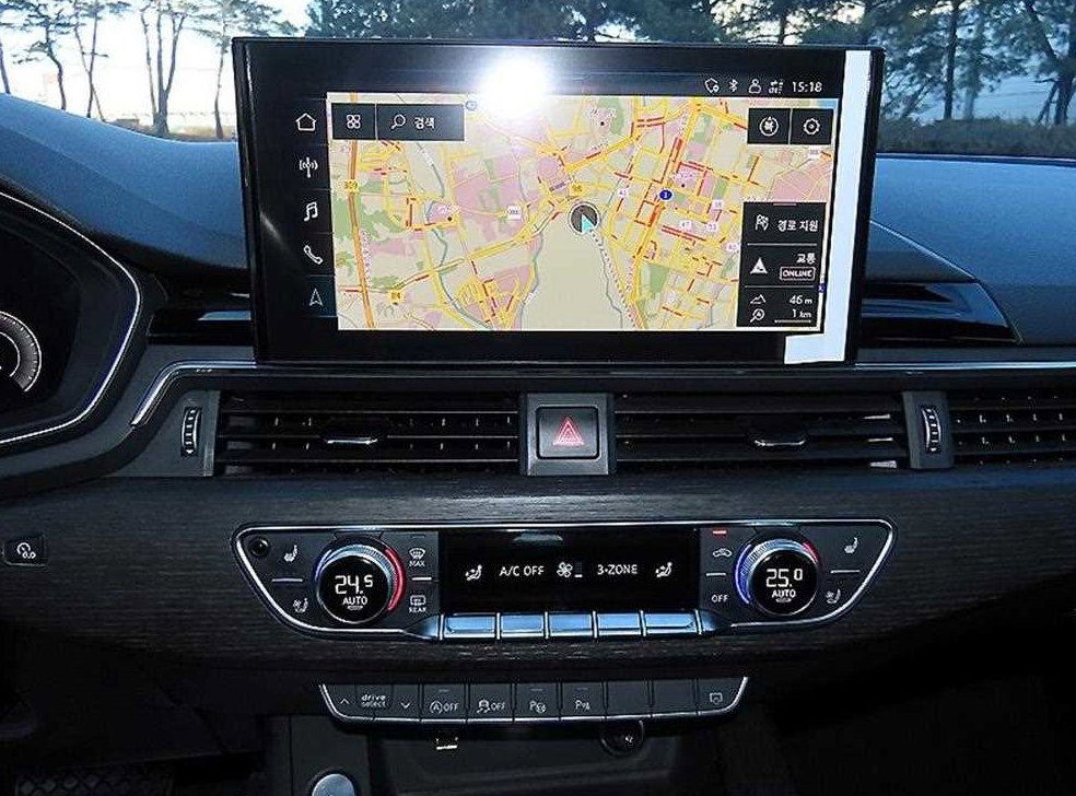 아우디 A4 40 TFSI 사진 13