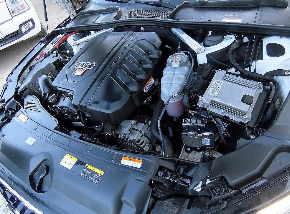 아우디 A4 40 TFSI 사진 19