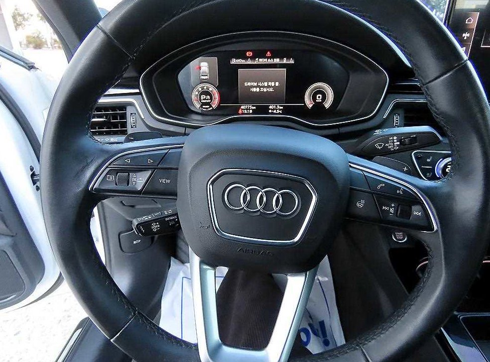 아우디 A4 40 TFSI 사진 8