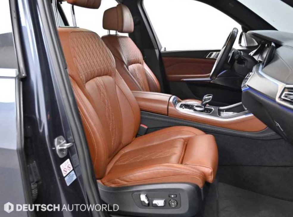 BMW X5 M50i 사진 10