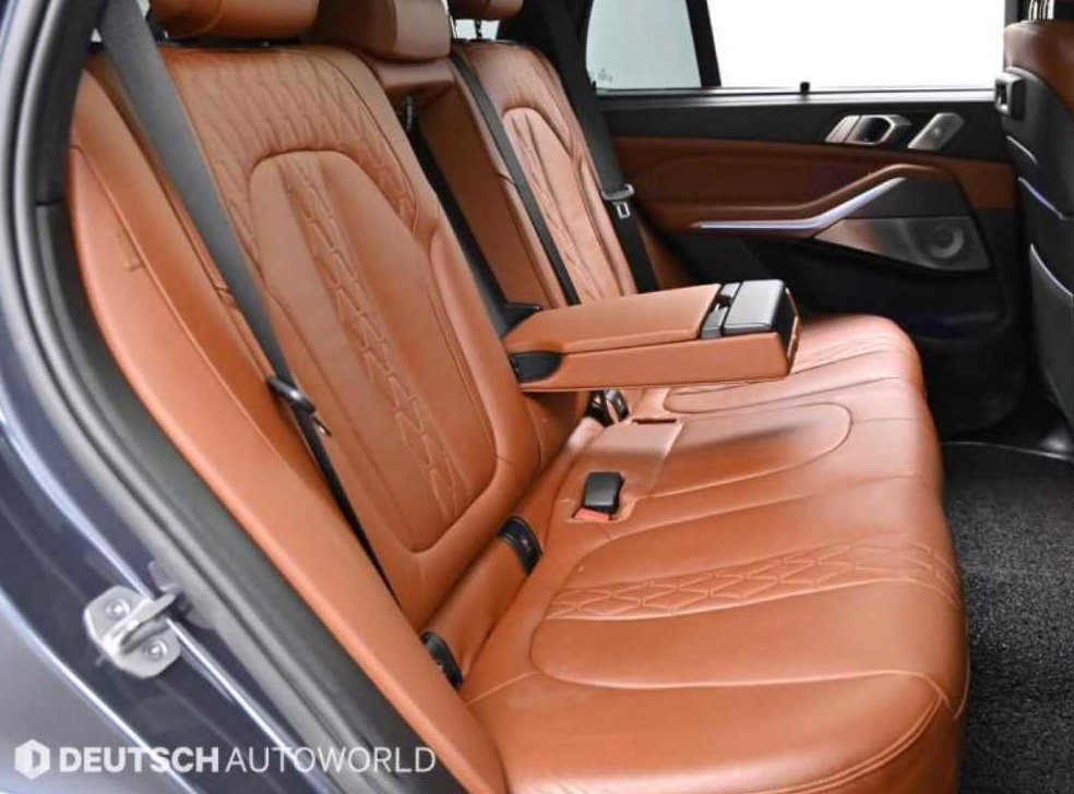 BMW X5 M50i 사진 12