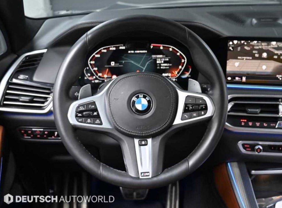 BMW X5 M50i 사진 13