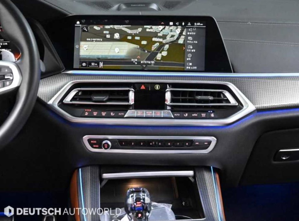 BMW X5 M50i 사진 14