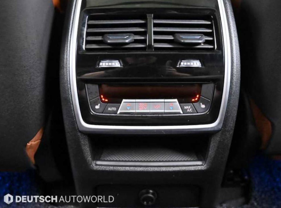 BMW X5 M50i 사진 16