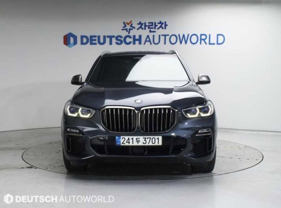 BMW X5 M50i 사진 3