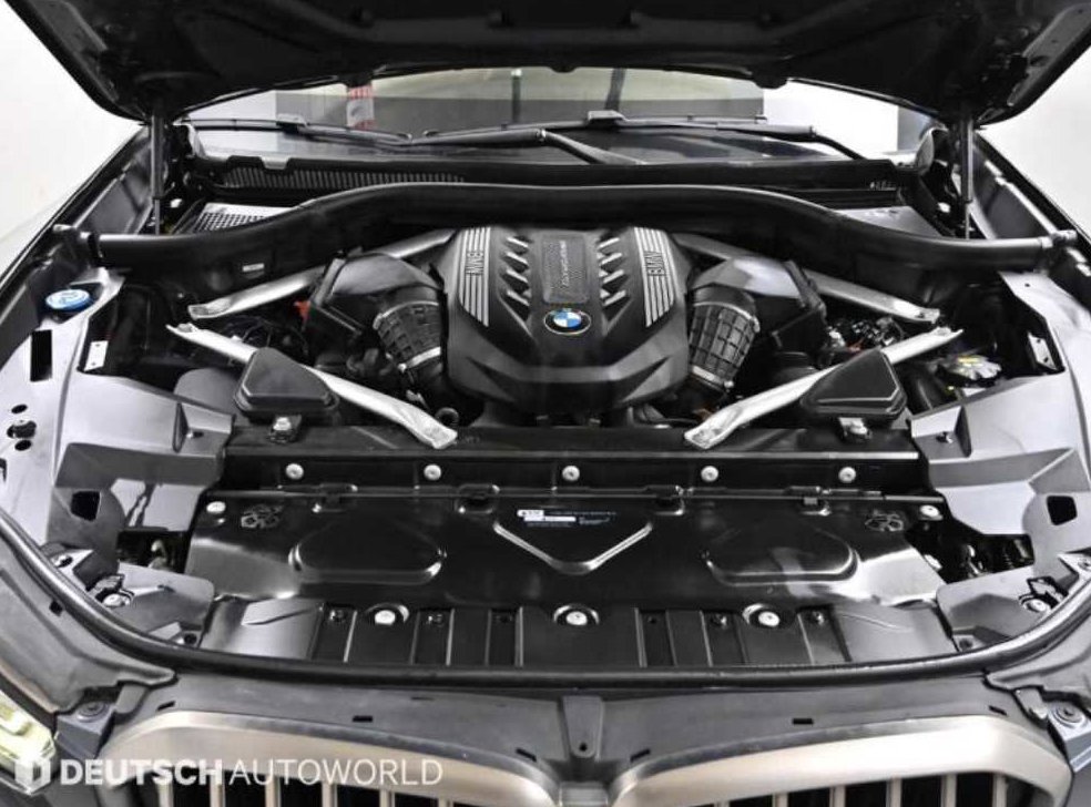 BMW X5 M50i 사진 6