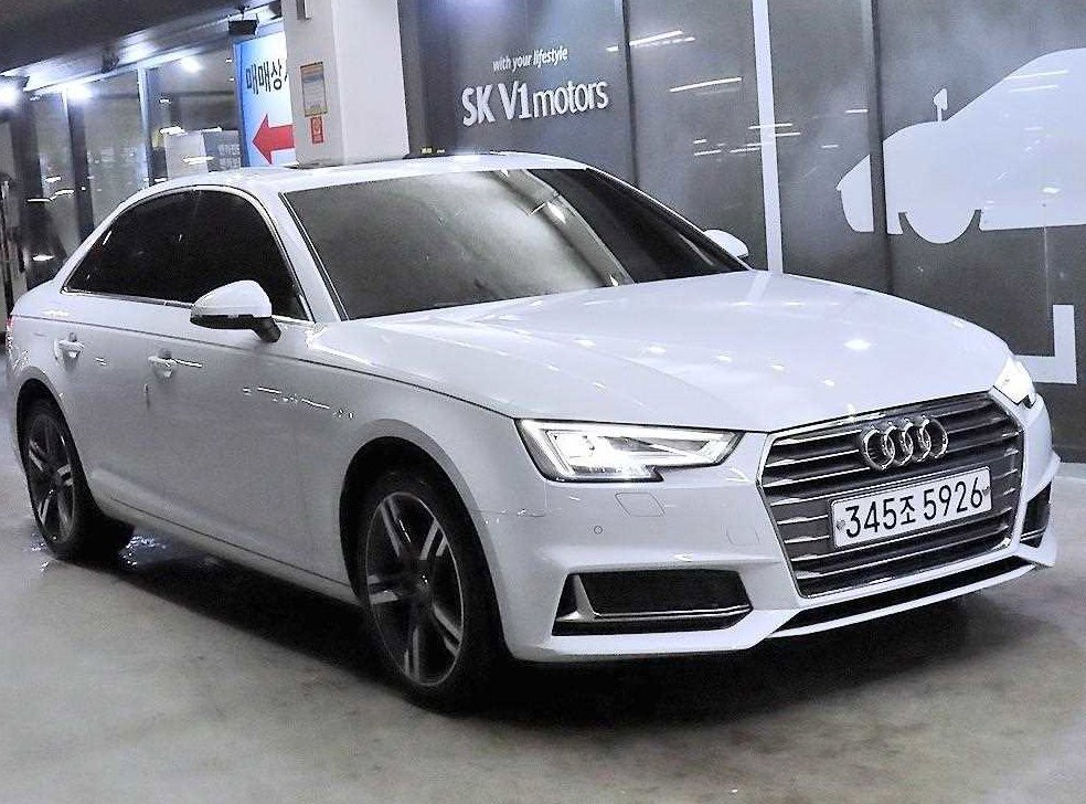 아우디 A4 40 TFSI